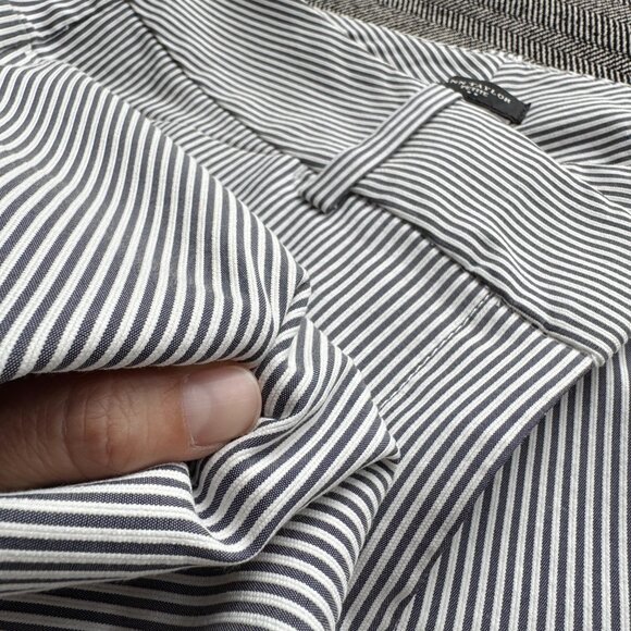 Striped Seersucker Shorts 4P - Picture 9 of 16